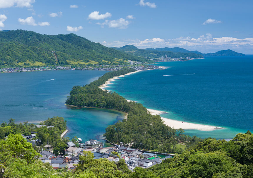 天橋立を望みながら産地直送の海鮮を食す